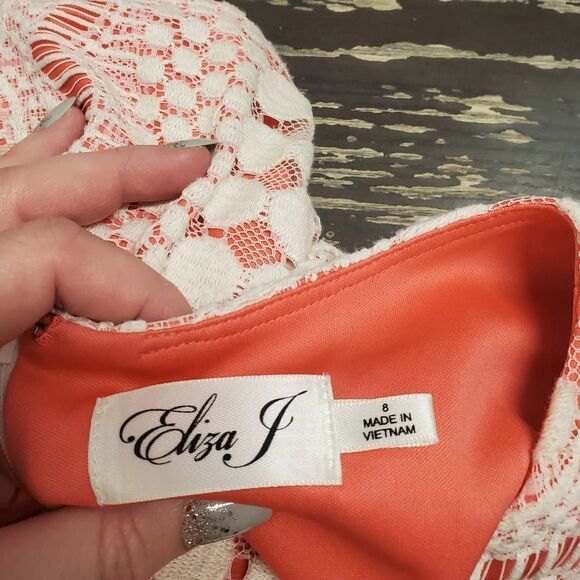 Eliza J Coral and Lace Dress Sz 8 - Picture 3 of 3